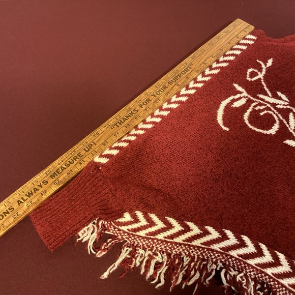 Women’s Poncho Jon & Anna red and white with fringe - Picture 8 of 11